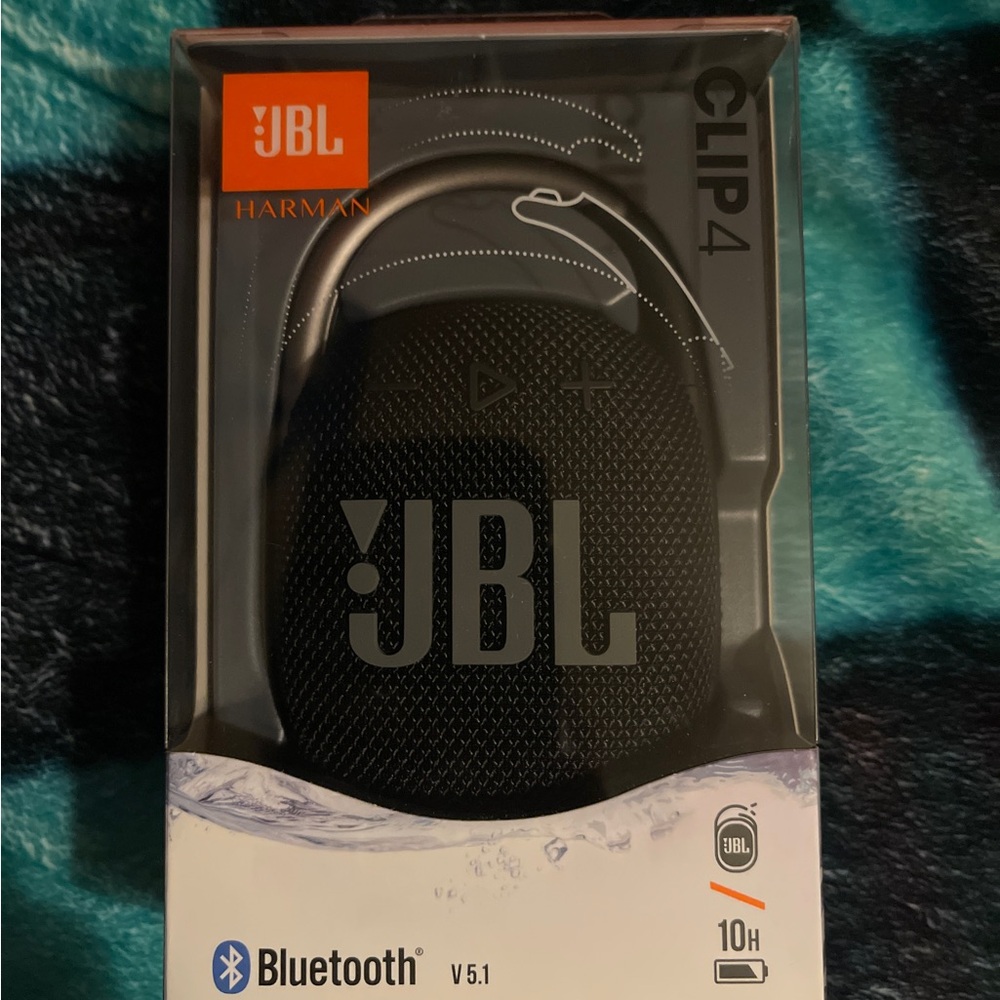 JBL Clip 4 Black Bluetooth Speaker